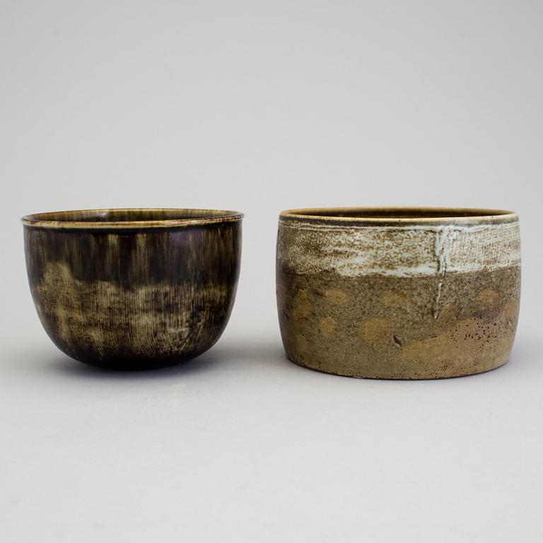 STIG LINDBERG, two stoneware bowls, Gustavsberg 1960/70s.