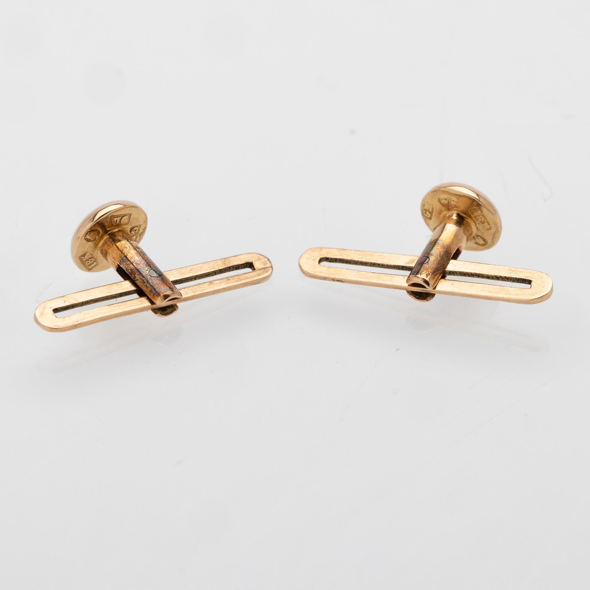 Gustaf Möllenborg, 18K gold dress studs with pearl, Stockholm 1898.