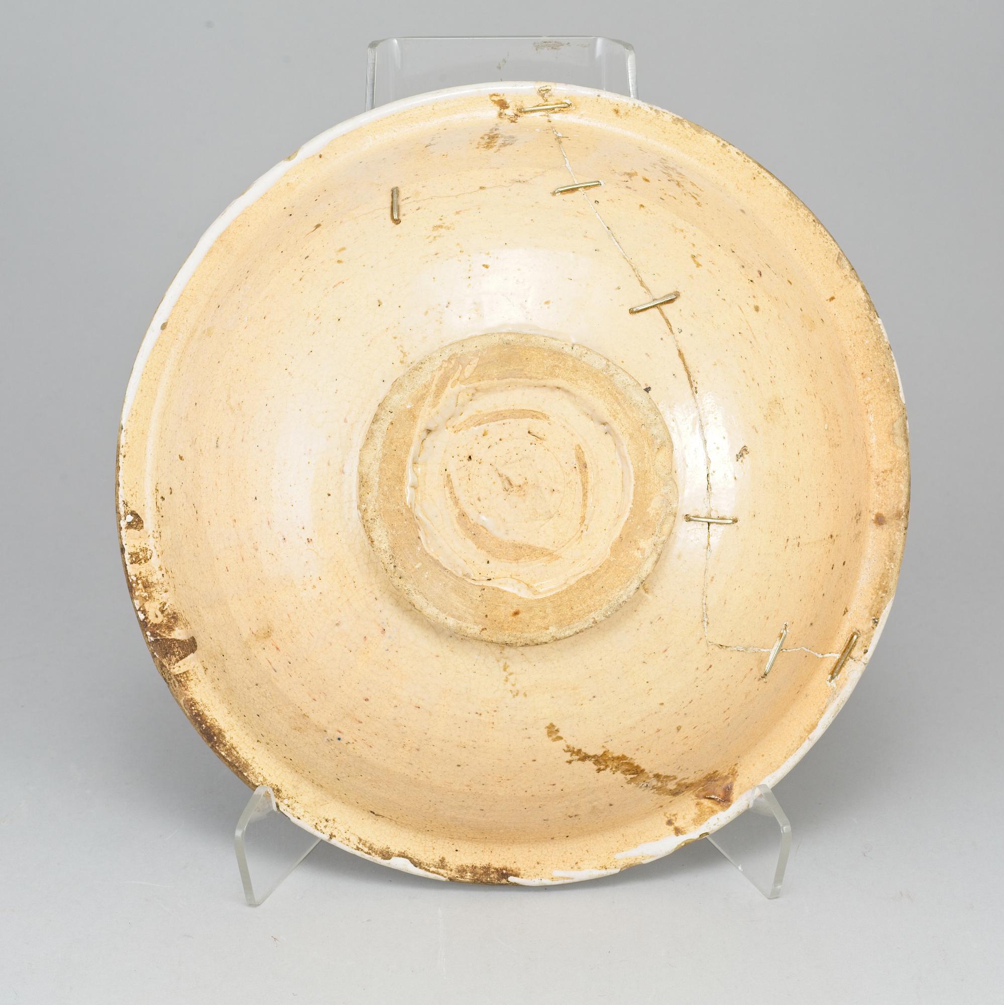 A faiance dish, 18th Century.