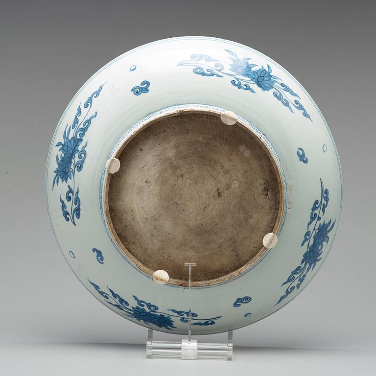 A blue and white charger, Ming dynasty, 16th century.