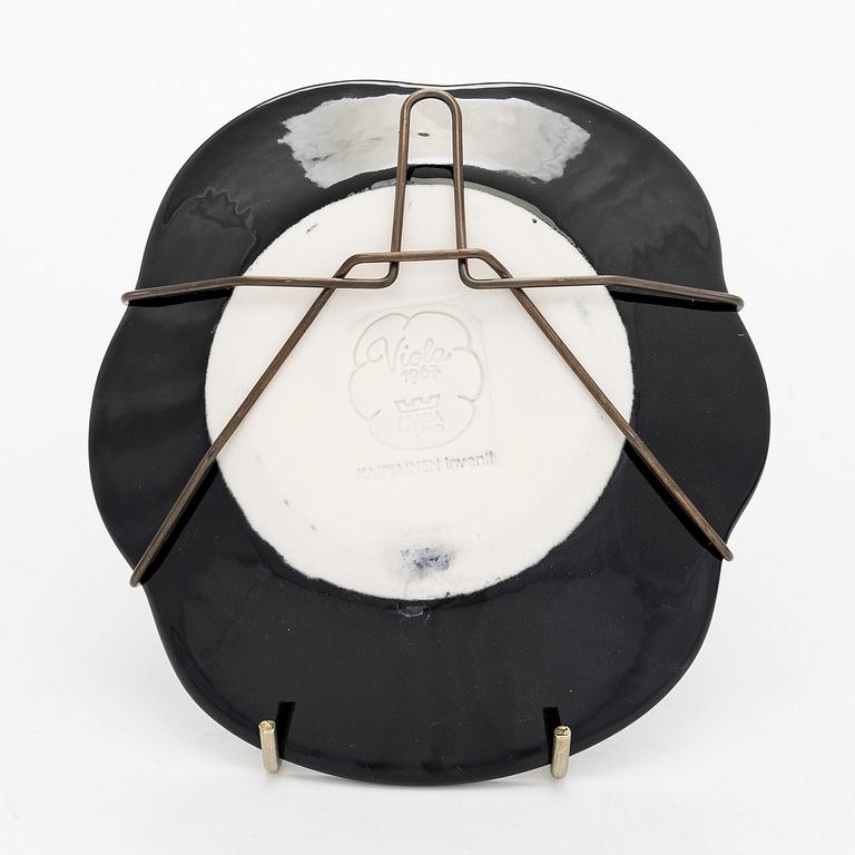 Birger Kaipiainen, a set of four decorative dishes in ceramics, stamped, Arabia, Finland.