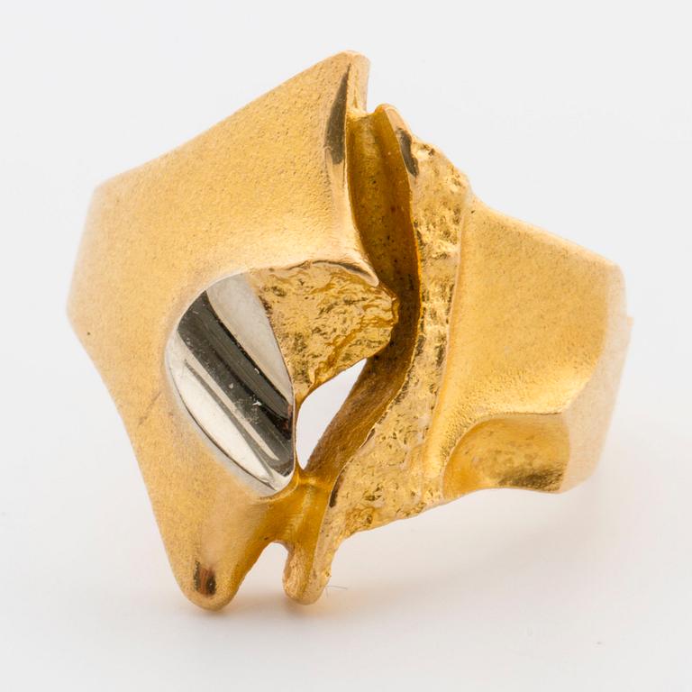 RING LAPPONIA, 18K gold, design Björn Weckström model GEISIR.