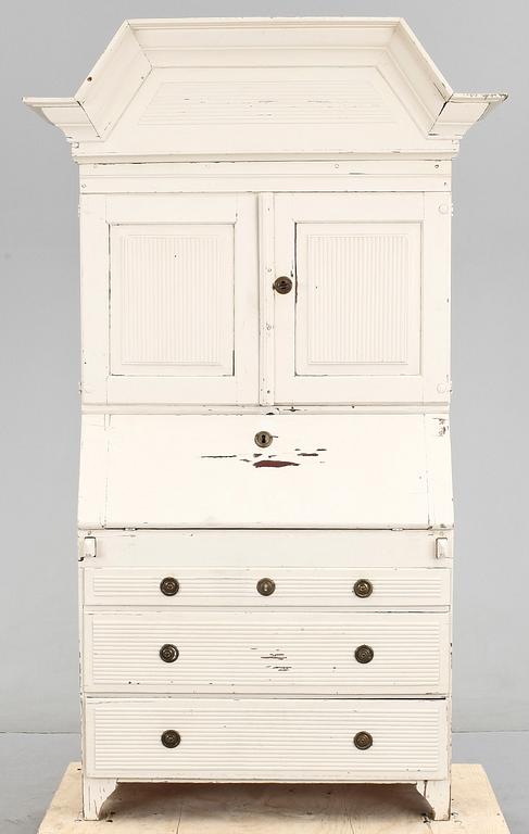 KRONSKÅP, gustavianskt provinsarbete, omkring 1800.