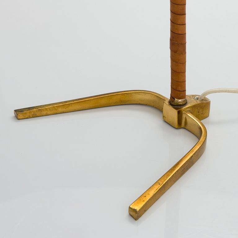 Paavo Tynell, a mid-20th-century '9224' table lamp for Idman, Finland.