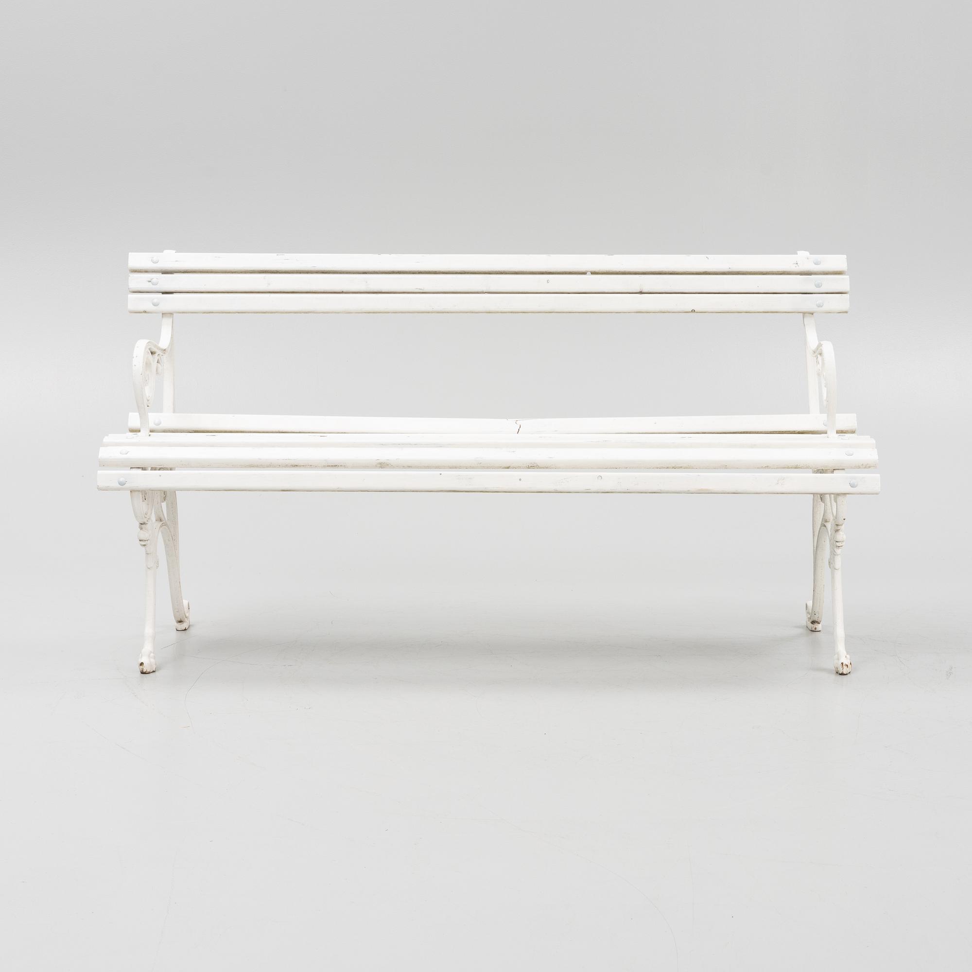 A cast iron garden sofa, 20th century.