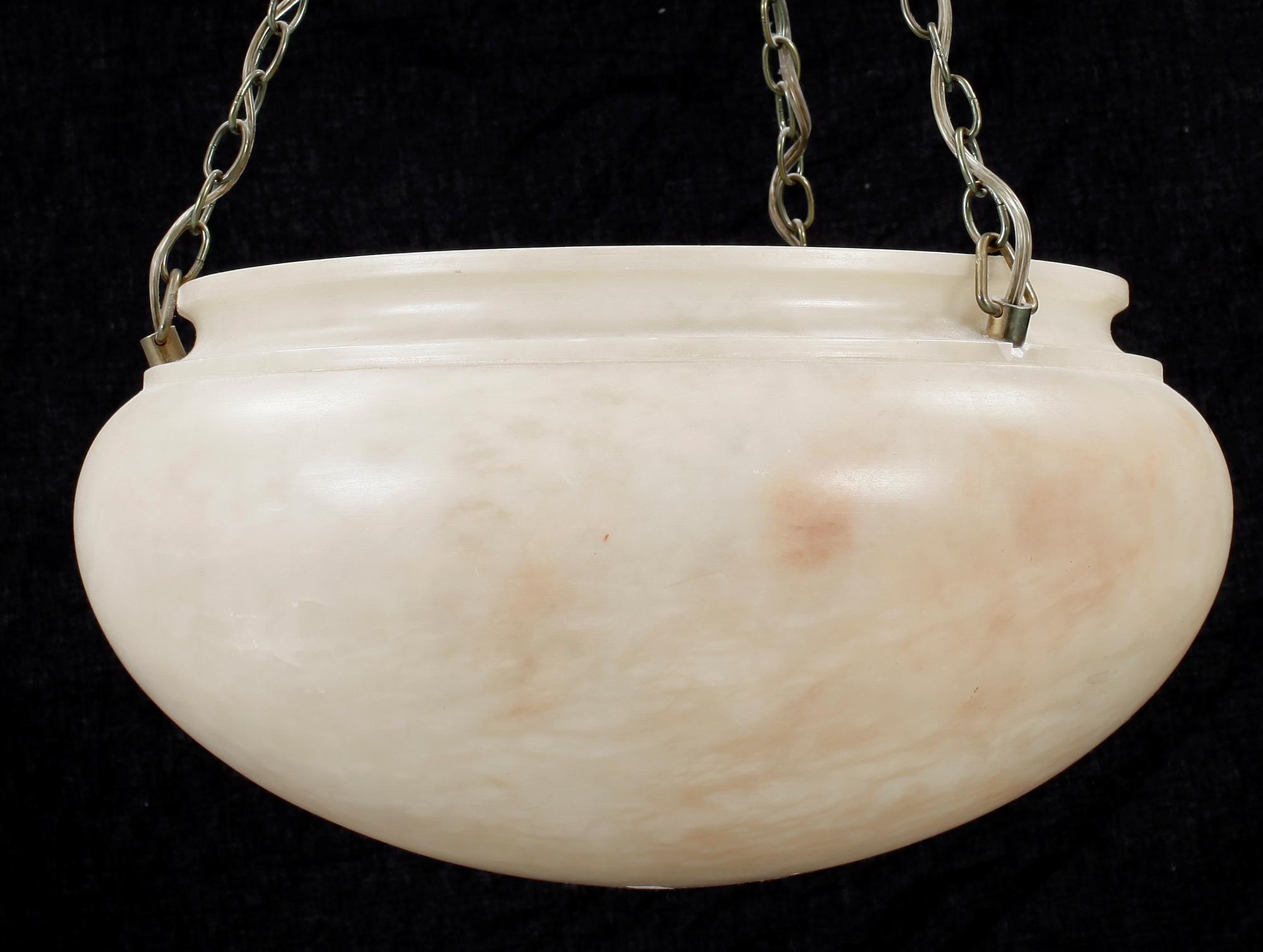 TAKAMPEL, troligen alabaster, 1900-talets första hälft.