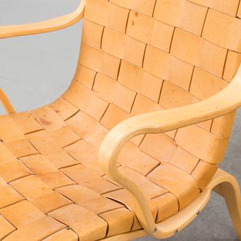 BRUNO MATHSSON, karmstolar, ett par, "Eva", Firma Karl Mathsson, Värnamo, 1976.