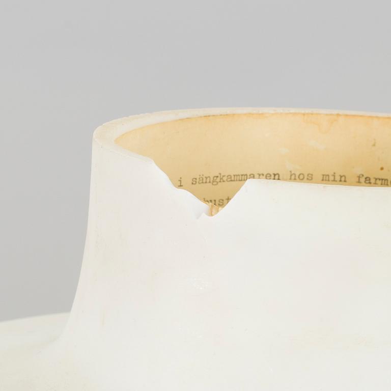 AN EARLY 19TH CENTURY GLASS LAMP SHADE.