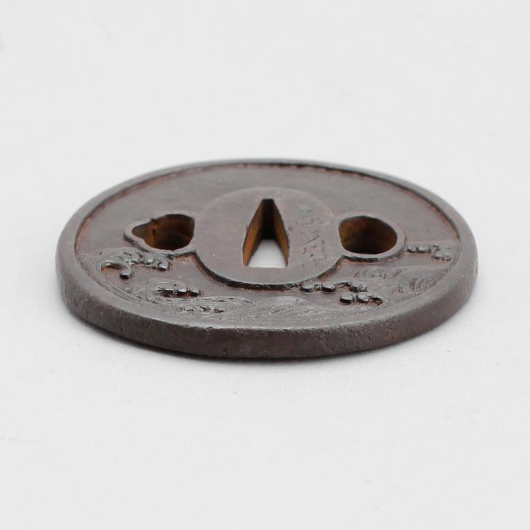 TSUBA, järn, Japan, 1800-/1900-tal.