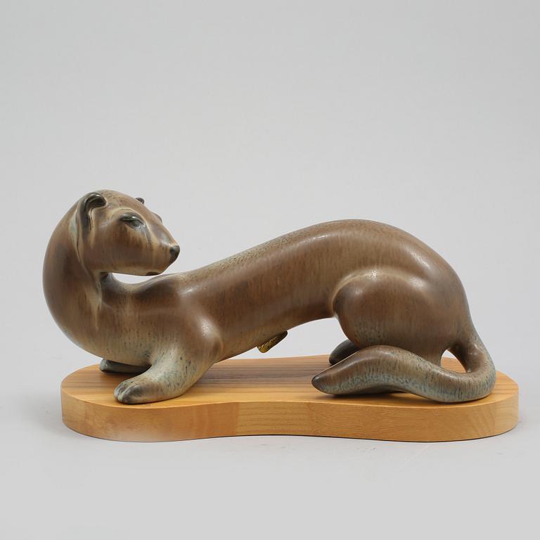 FIGURIN, stengods, Gunnar Nylund, Rörstrand, 1900-talets andra hälft.