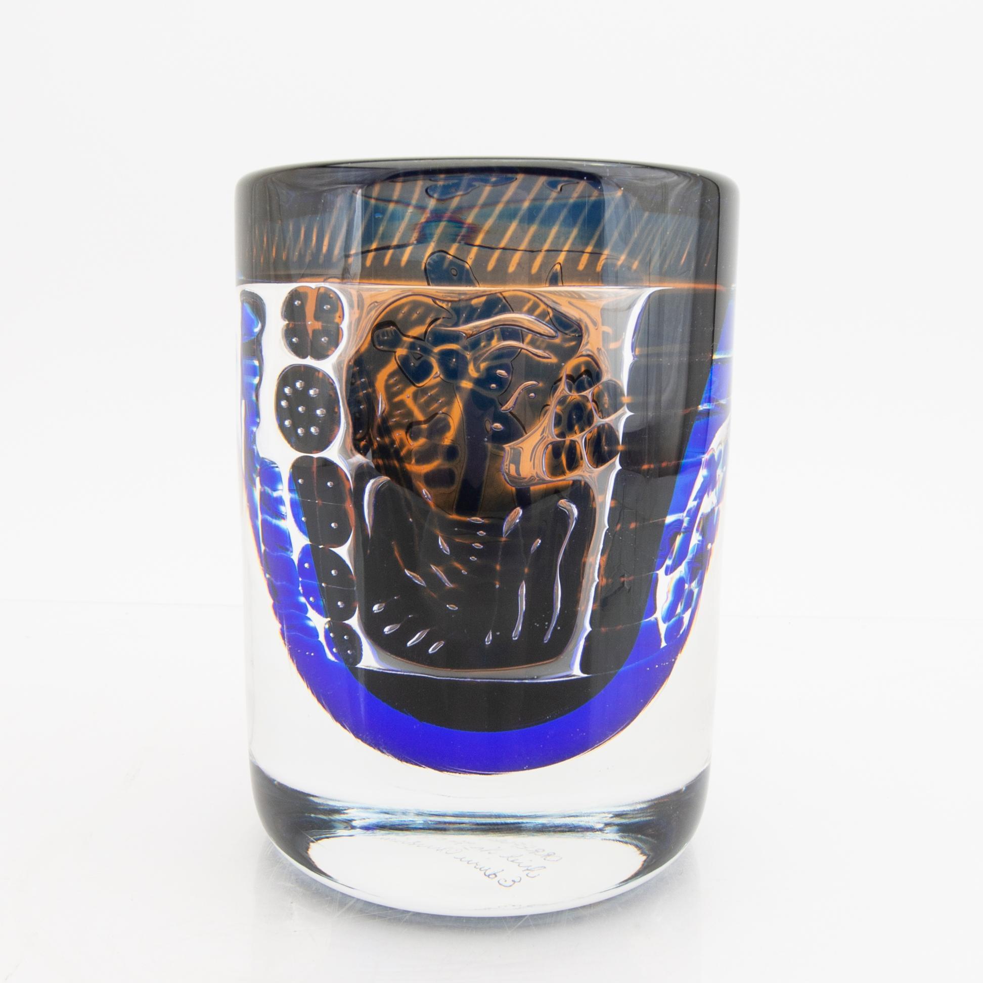 An Edvin Öhrström signed Gonodljären glass vase from Orrefors 1979.