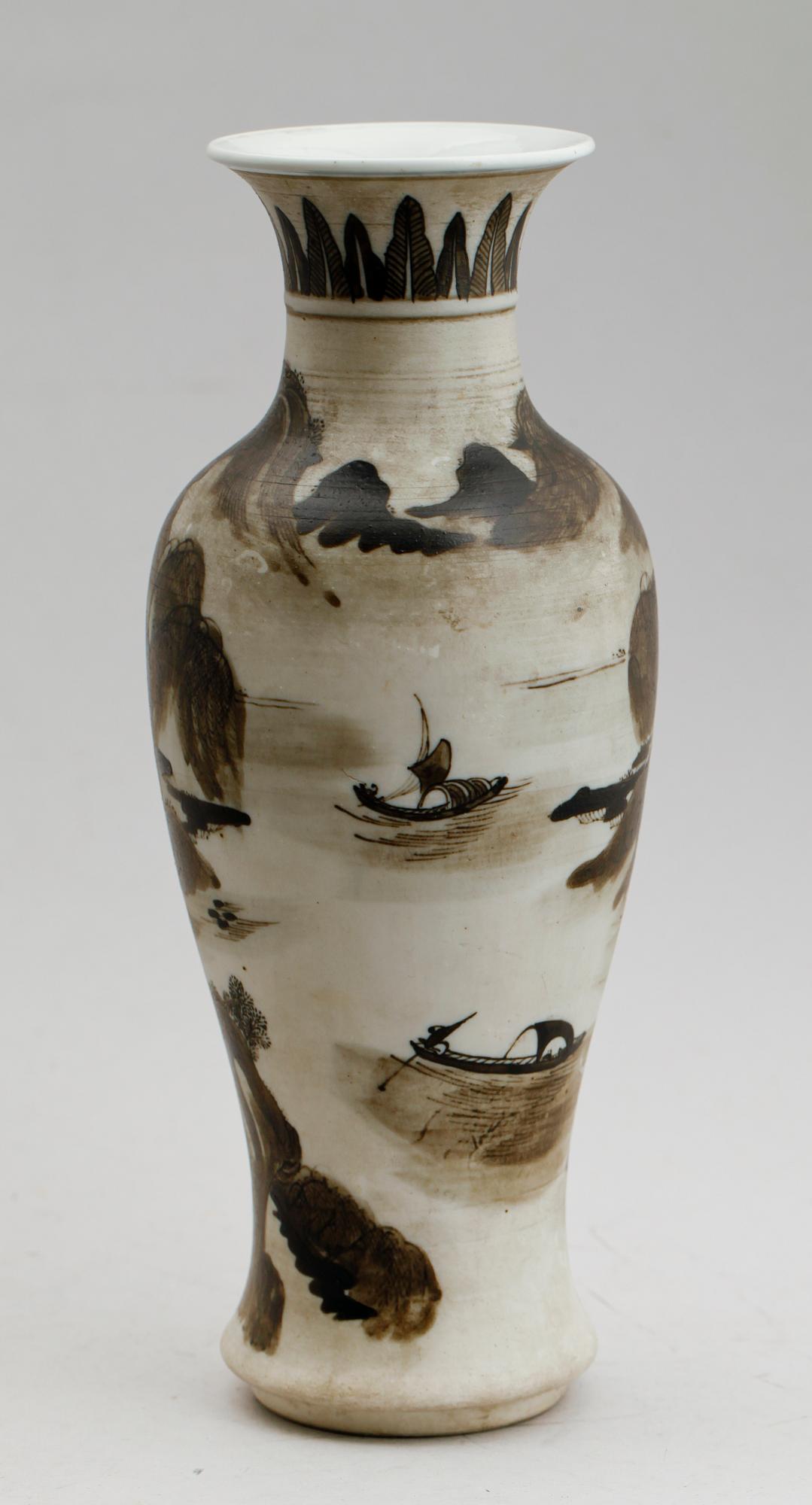 VAS, porslin, Kina, Kang Hsi-stil, sannolikt 1900-tal.