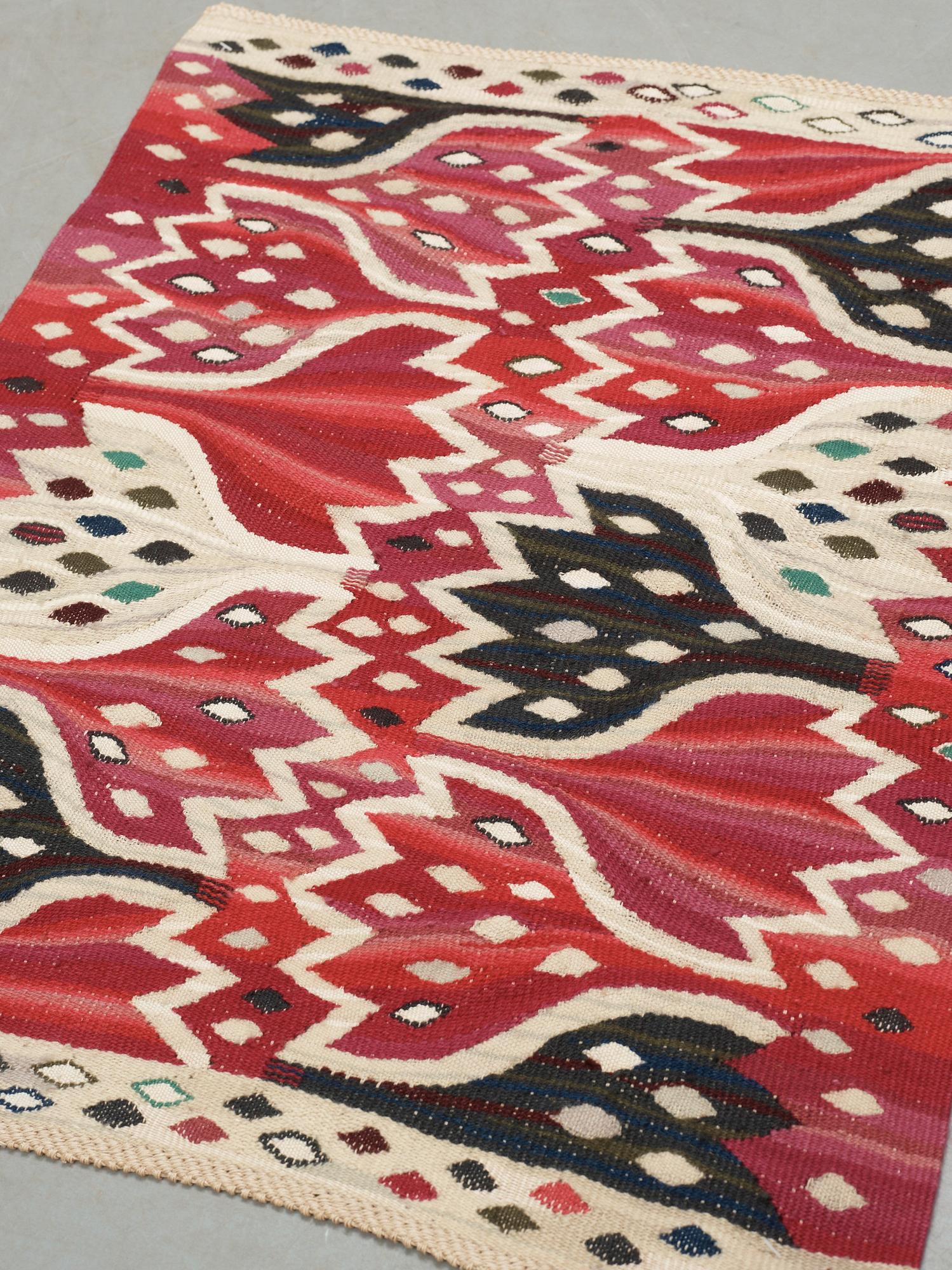 TEXTILE. "Red Crocus". Tapestry weave variant (Gobelängvariant). 60,5 x 74 cm. Signed AB MMF AML.