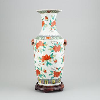 A large famille rose floor vase, early 20th century.