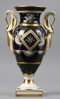 URNA, porslin, empirstil, Limoges, 1900-tal.