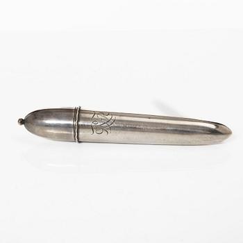 Askar, 2 st och ciggaretui, silver, bl.a. David Andersen & Co, Stockholm 1928.