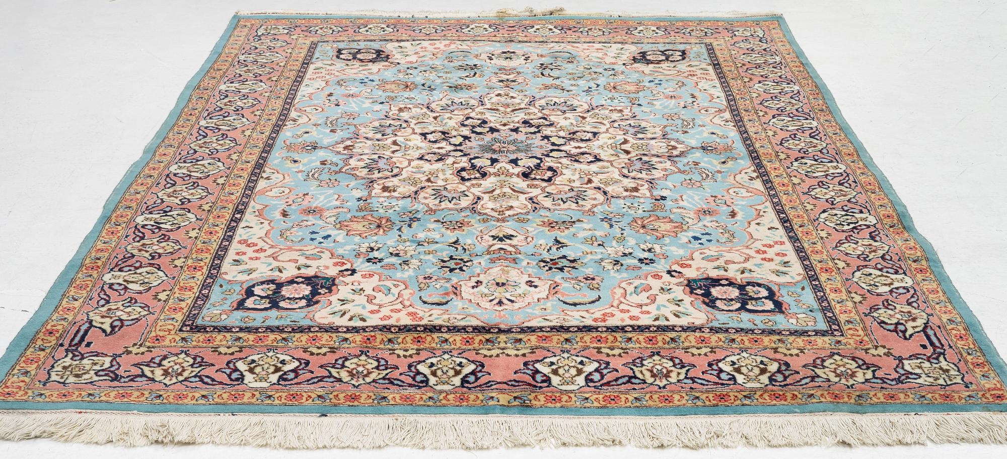 Matta, persisk, ca 330 x 225 cm.