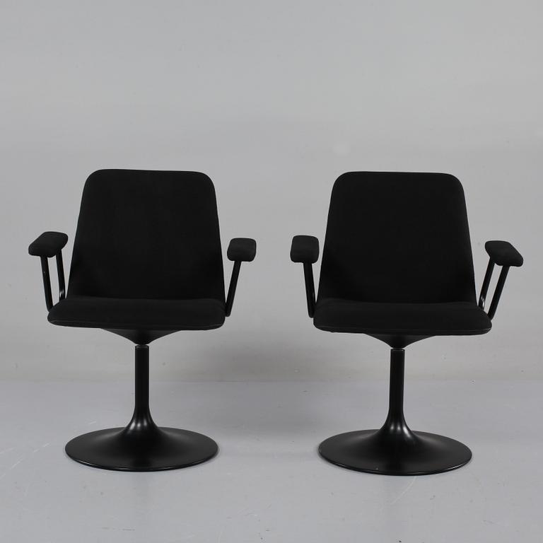 KARMSTOLAR, 2 st, Johanson Design, 1900-talets andra hälft.