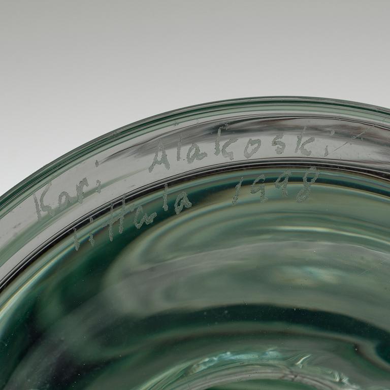 KARI ALAKOSKI, A GLASS SCULPTURE, signed Kari Alakoski Iittala 1998.