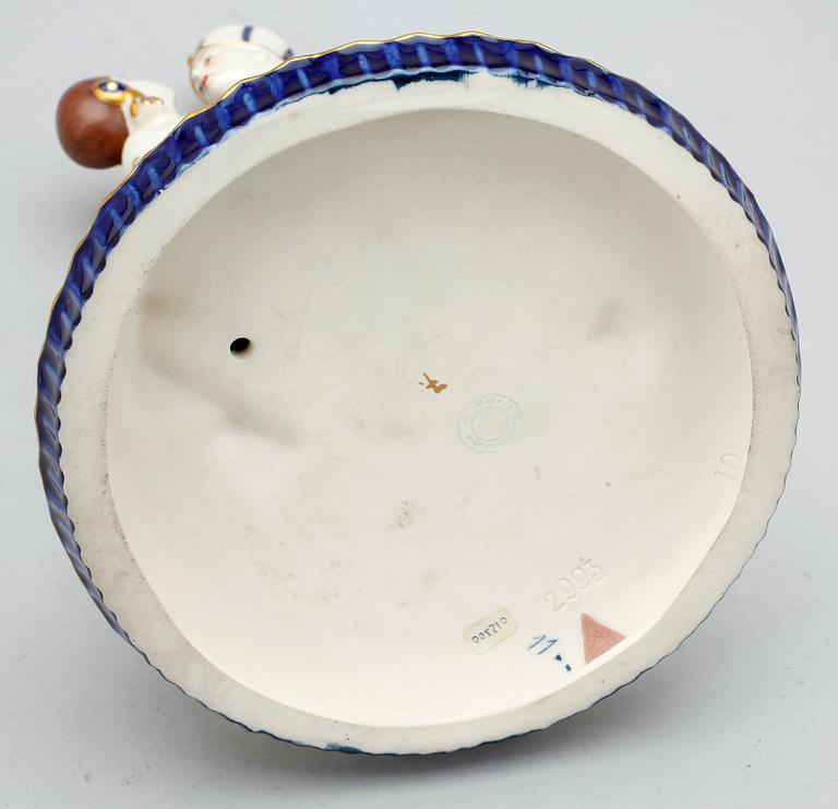 FIGURIN, porslin, forna Tjeckoslovakien, 1900-talets första hälft.