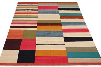 A carpet, Kilim, modern design, ca 292 x 204 cm.