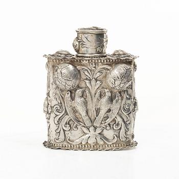 Silver tea caddy with lid, Baroque style, Germany, first half of the 20th century.