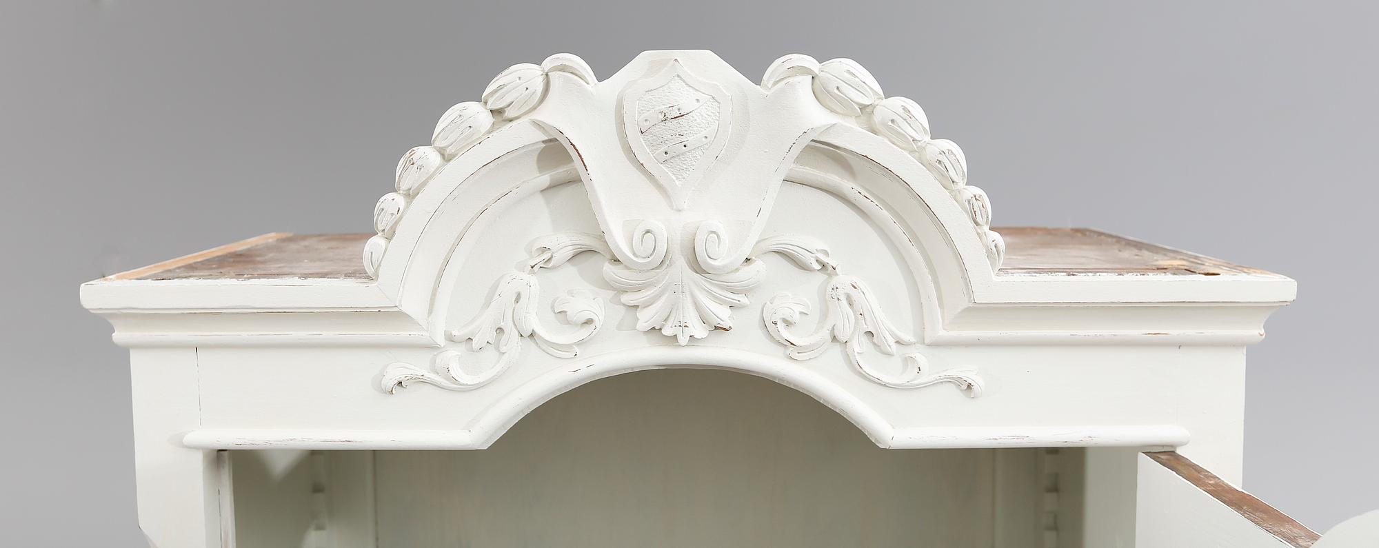 VITRINSKÅP, 1800-talets andra hälft.