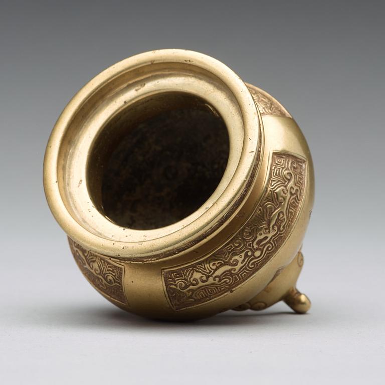 A bronze censer, Qingdynasty (1644-1912).