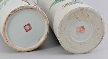 PENSELVASER, ett par, porslin Kina 1900-tal.