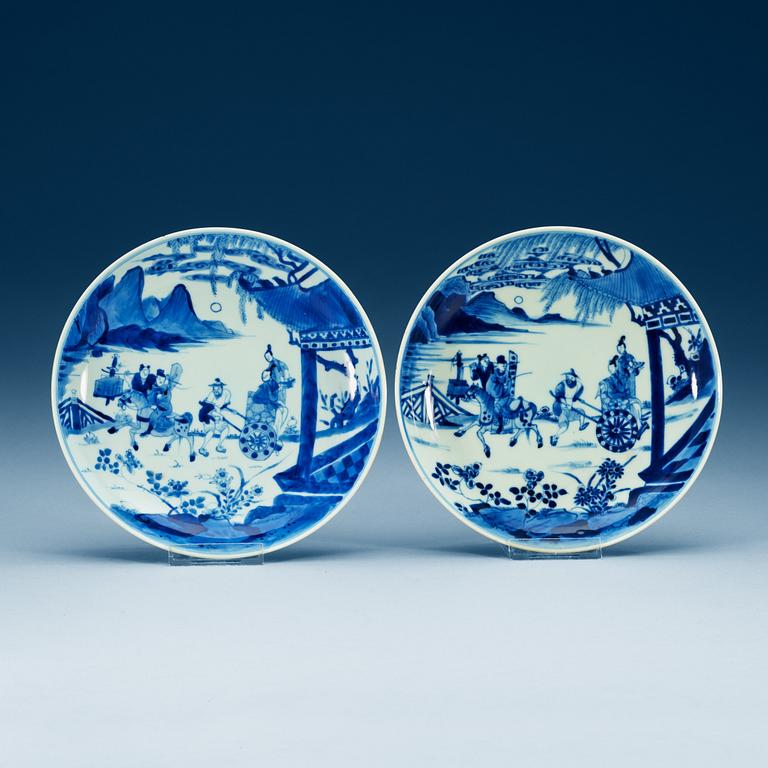 A pair of blue and white dishes, Qing dynasty, Kangxi (1662-1722).