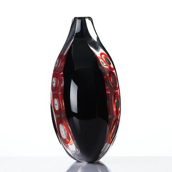 Ann Wåhlström, a unique glass vase, BMI Studios, Seattle, USA, 2007.