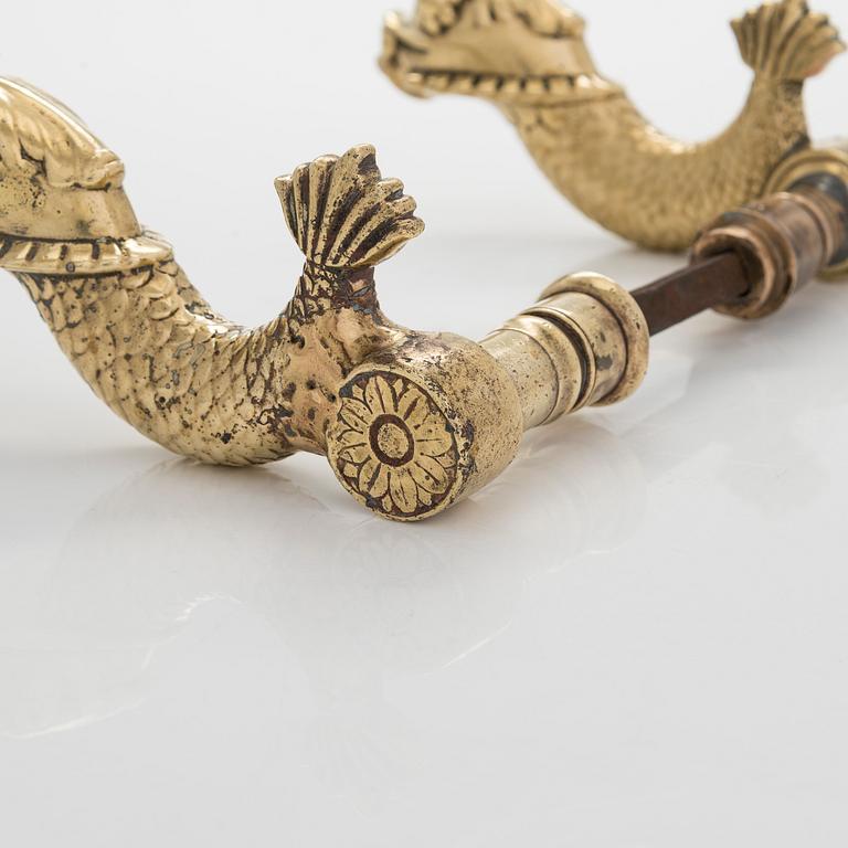 Armas Lindgren, A pair of 1920s brass door handles.
