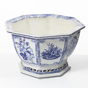 A flintware flower pot, second half of the 19th century.