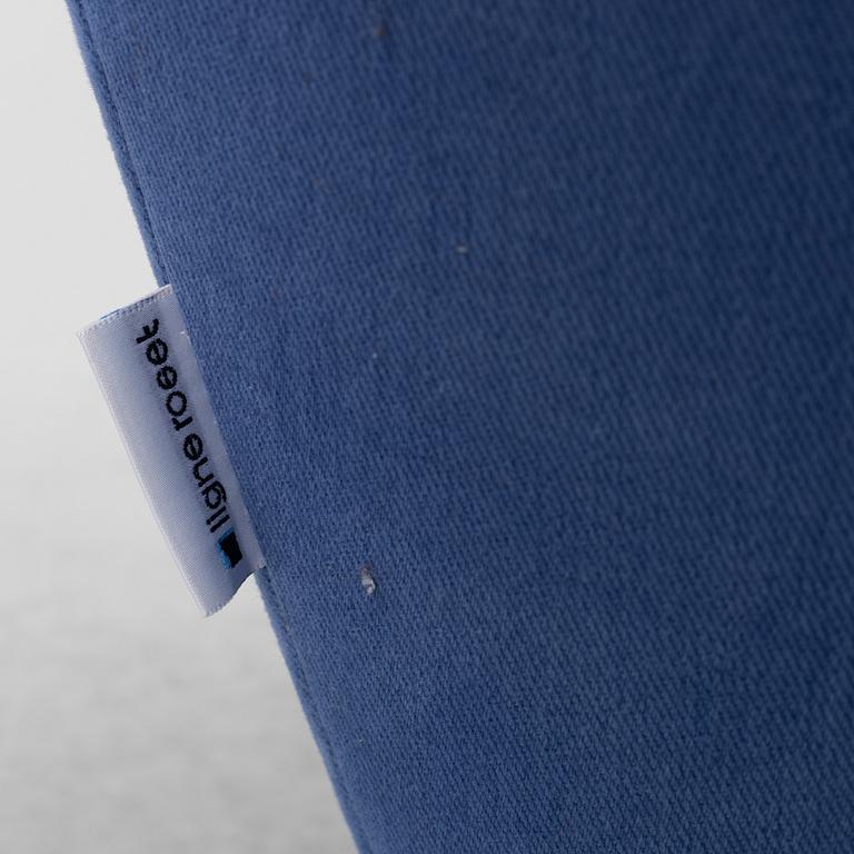 Armchairs, a pair, Ligne Roset, France.