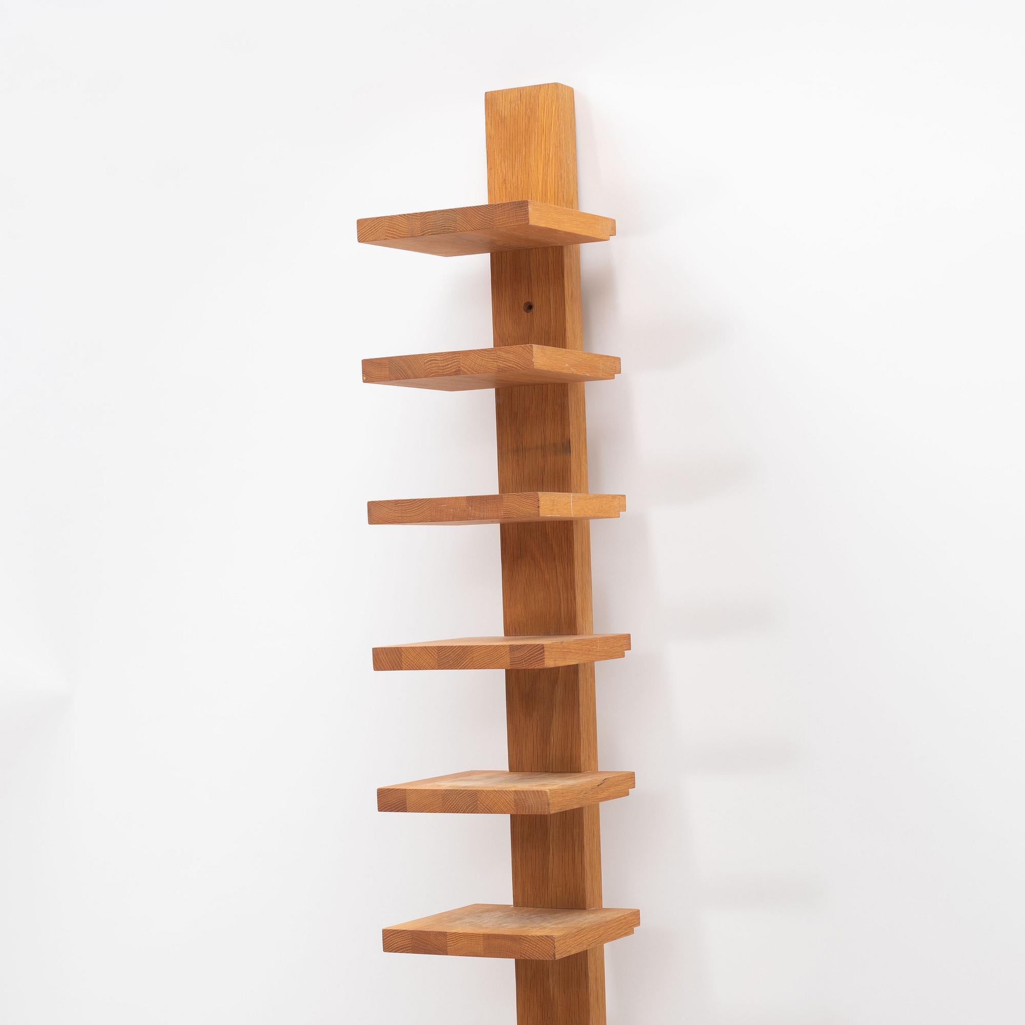 John Kandell, bokhylla, "Pilaster", Källemo, formgiven 1988.