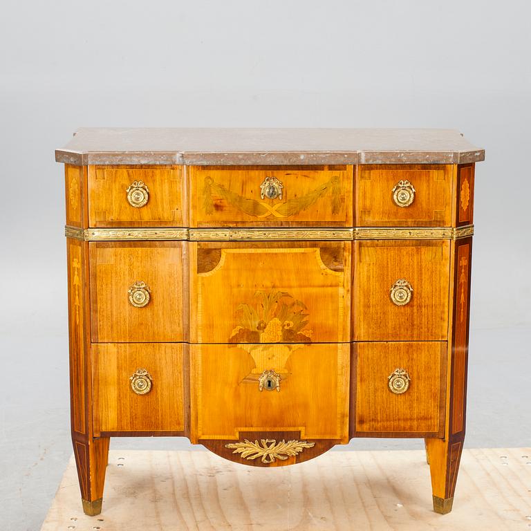 BYRÅ. Gustaviansk stil, 1800-tal.