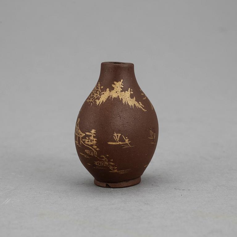 SNUSFLASKA, yixing, 1900-tal.