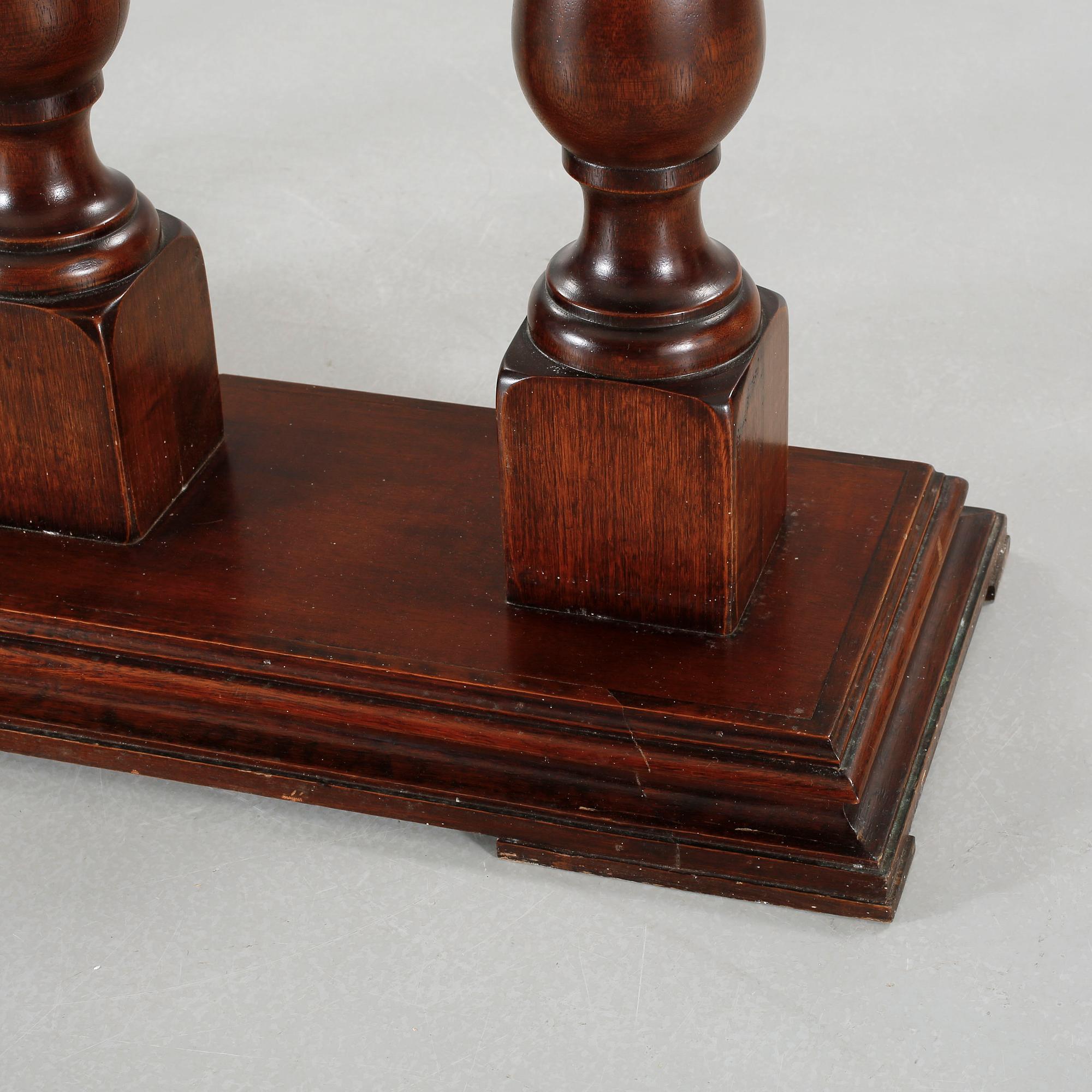 BALUSTRAD, omkring 1900-talets mitt.
