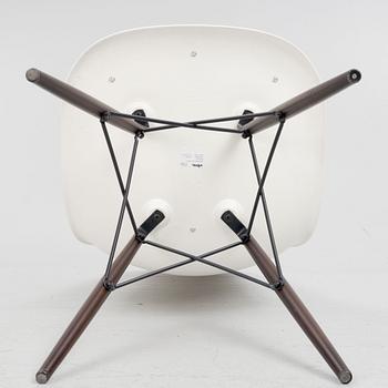 Charles & Ray Eames, stolar, 8 st, "Eames plastic Chair", Vitra, 2015.