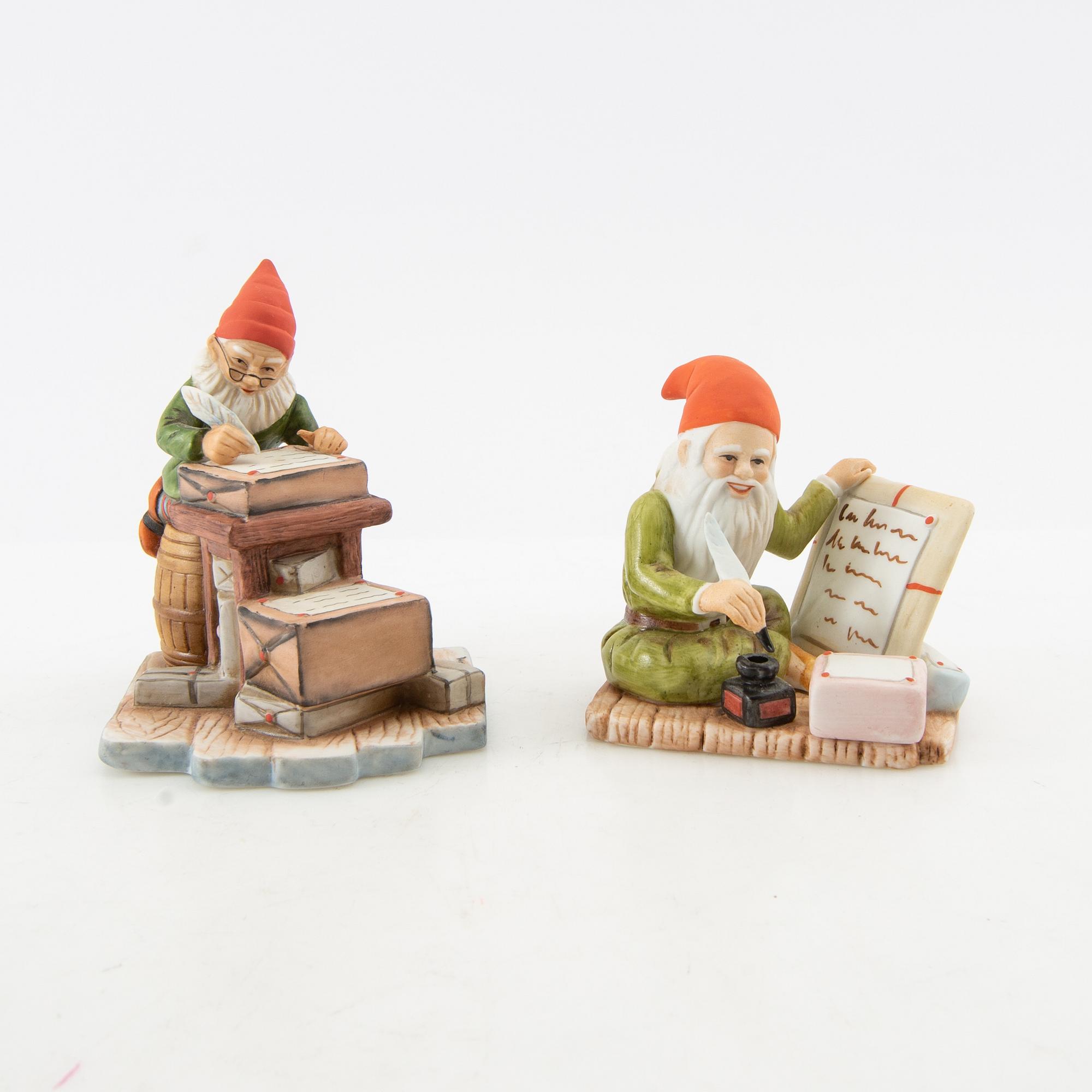 Jenny Nyström, efter, figuriner, 20 st + 2 st, Kalmar Läns Museum.