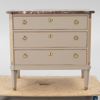 Chest of drawers, Gustavian style, 20th century.