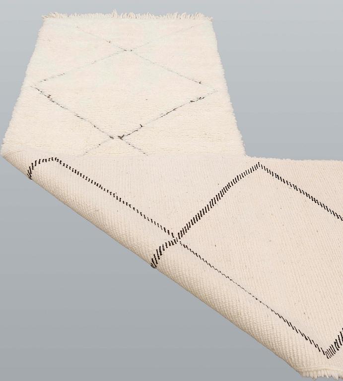 Gallerimatta, Marocko, ca 290 x 90 cm.