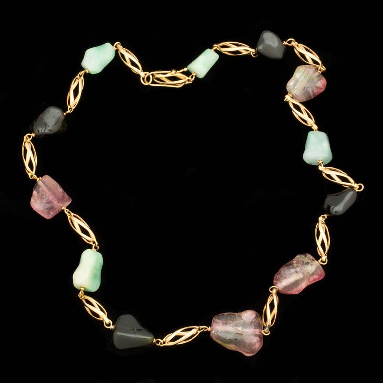 COLLIER, 18 k guld med halvädelstenar. Vikt ca 27 g.