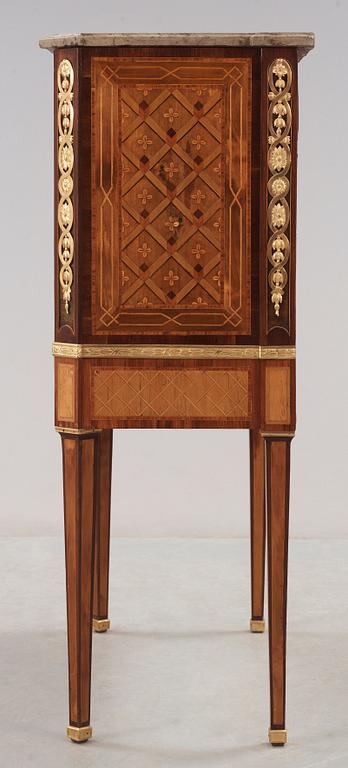 SEKRETÄR. Tillskriven Fredrich Iwersson (mästare i Stockholm 1780-1801). Gustaviansk.
