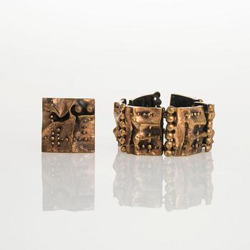 ARMBAND och RING, brons, stämplade Made in Finland. 1970-tal.