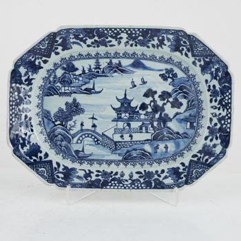 Stekfat, 3 st, porslin, Kina, Qianlong (1736-95).