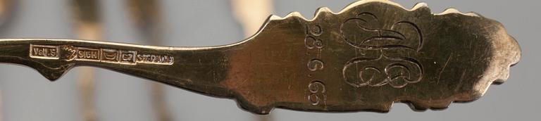 MOCKASKEDAR, 6 st, förgyllt silver. Bröderna Sundqvist, Helsingfors, 1960. L 12.