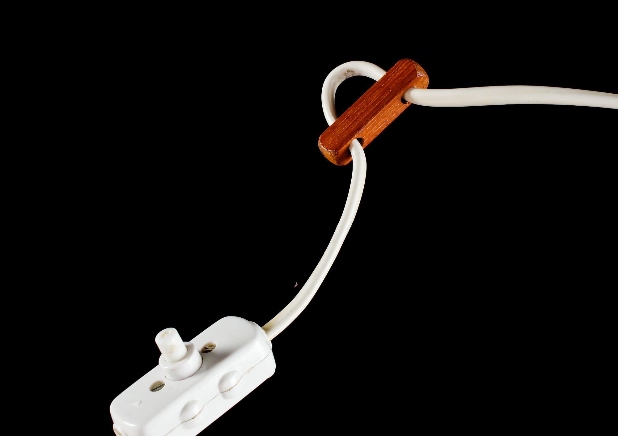 TAKLAMPA, Uno och Östen Kristiansson, Luxus, Vittsjö, 1900-talets andra hälft. Höjd ca 30 cm.