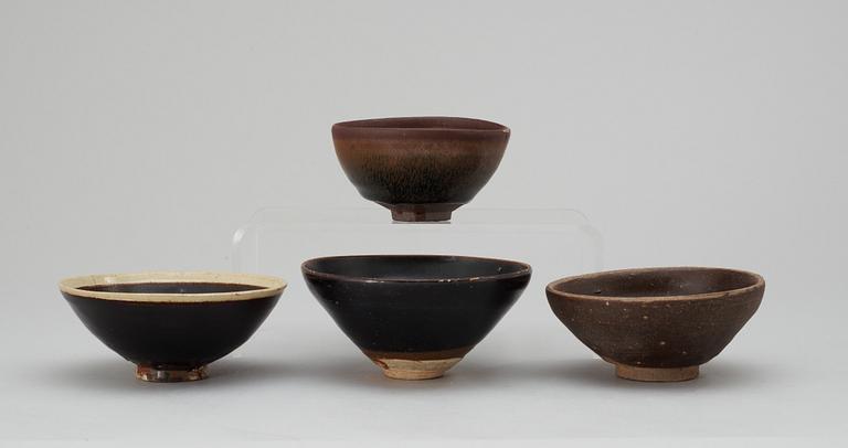 SKÅLAR, fyra stycken, keramik. Temmoku, Song dynastin.