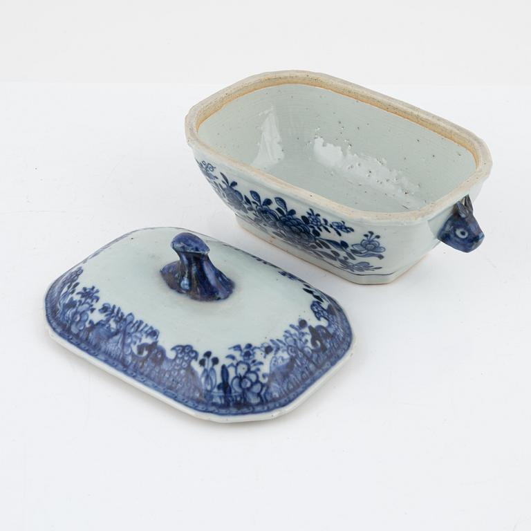 A blue and white butter terrine with lid, and a blue and white serving dish, China, Qianlong (1736-95).